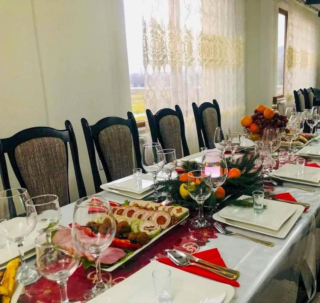 Casa Vadeanu Otel Sighetu Marmaţiei Dış mekan fotoğraf