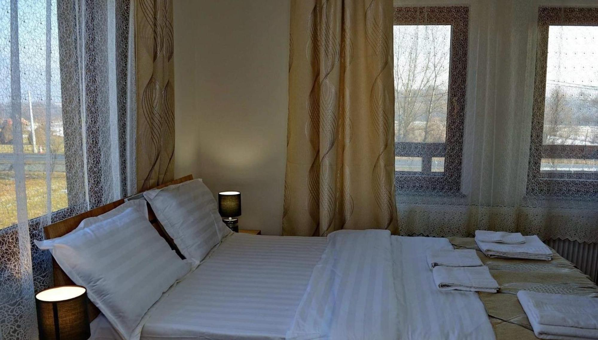 Casa Vadeanu Otel Sighetu Marmaţiei Dış mekan fotoğraf
